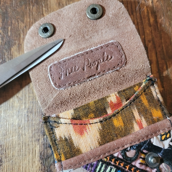 🌎👽 Free People Boho Embroidered Repurposed vtg banjara hippie Wallet card case - Picture 7 of 14